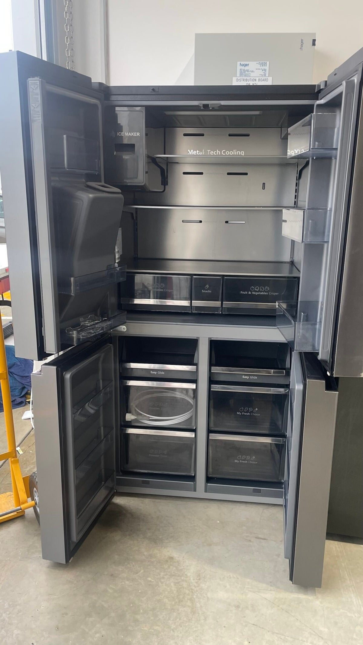 Hisense 585L French Door Fridge – Spacious Family Size | Premium Design image 1