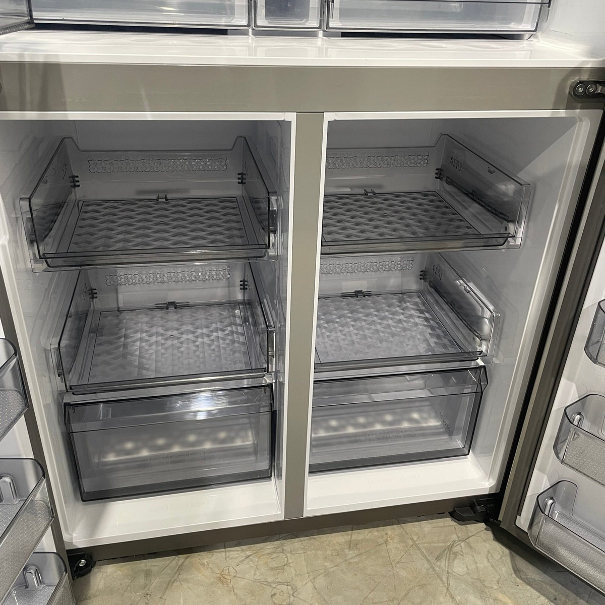 Samsung 649L SRF7100S Series French Door Fridge / Factory second image 4