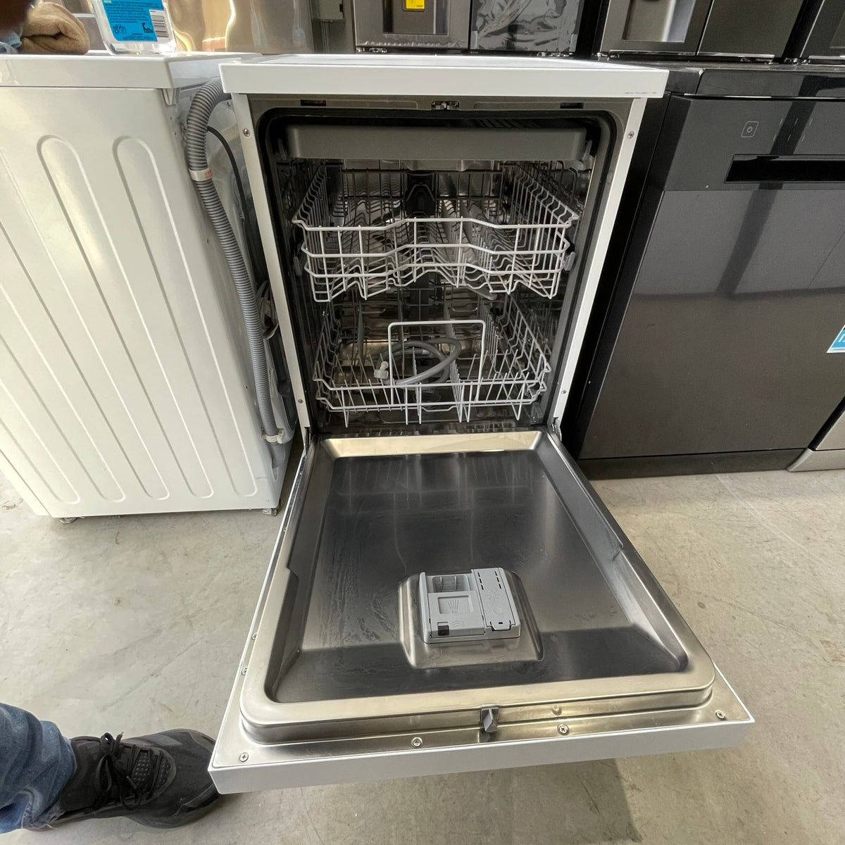 SEIKI 13 place setting DISHWASHER – WHITE | REFURBISHED | 3 MONTHS WARRANTY image 3