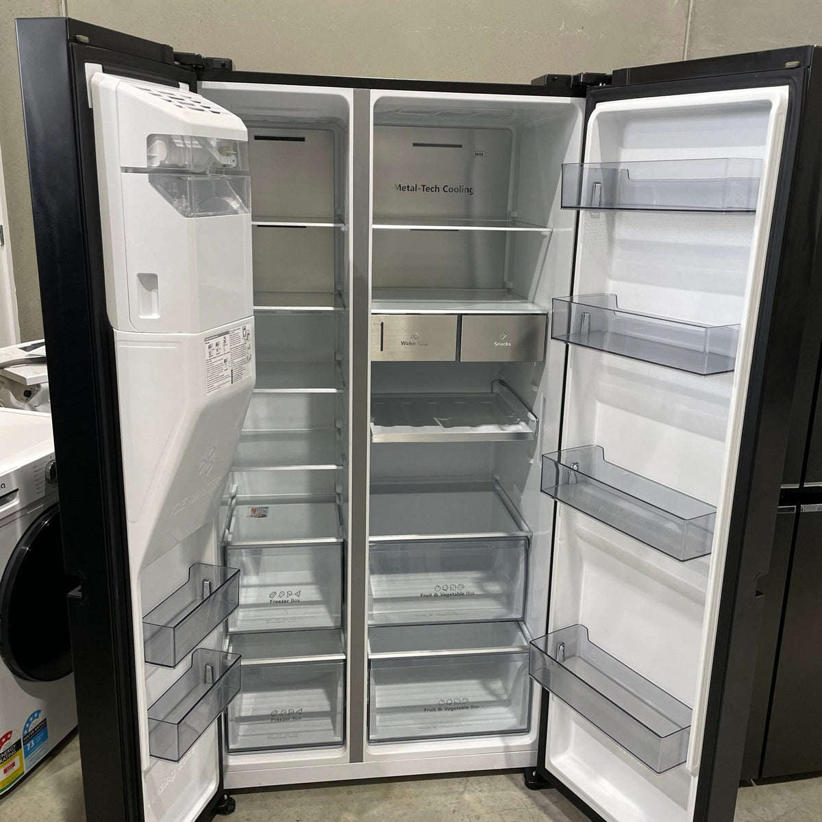 Hisense  632L Side by Side Refrigerator – image 1