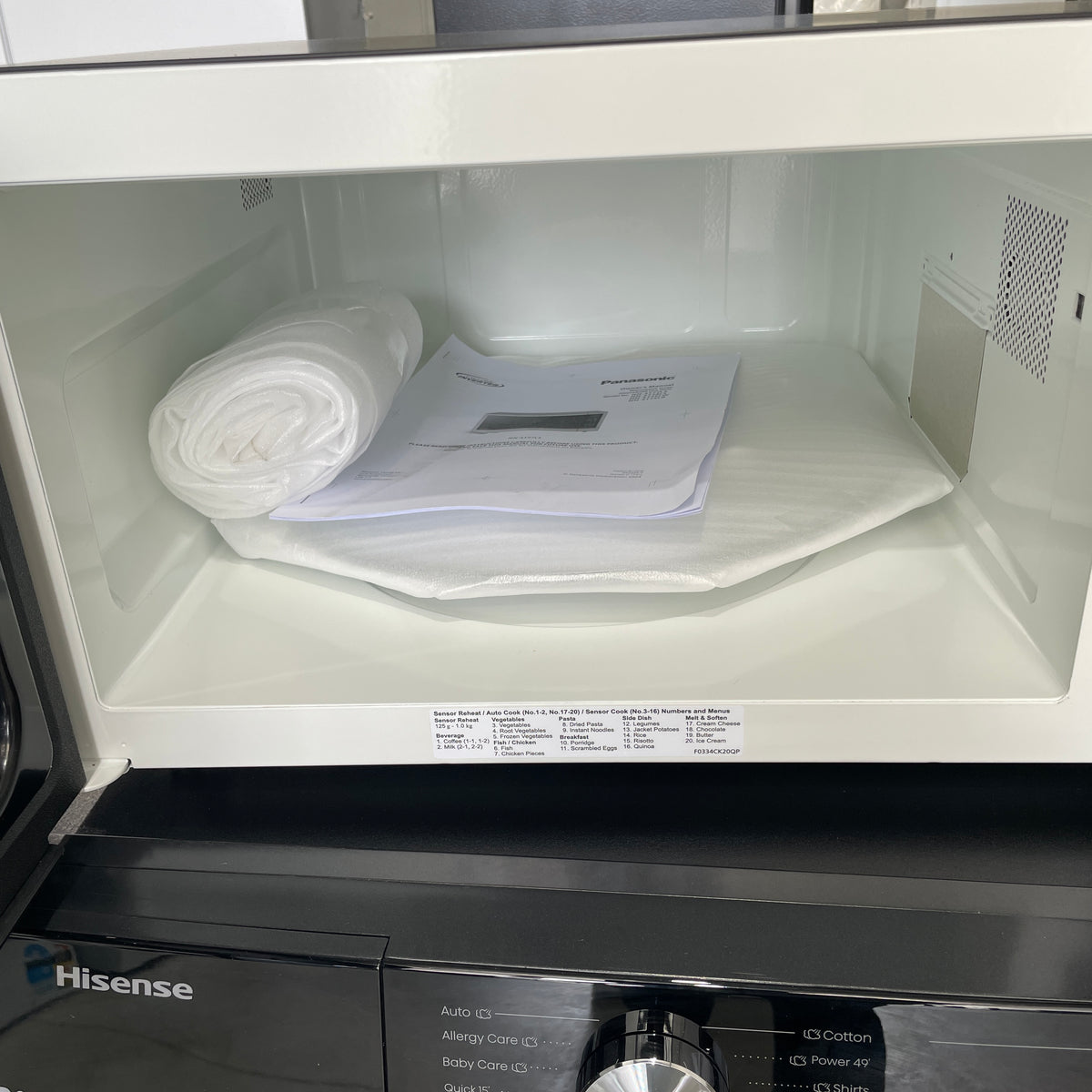 Panasonic NN-ST75LB 44L Cyclonic Inverter Microwave – 1100W, Auto Cook & Turbo Defrost | Brand New