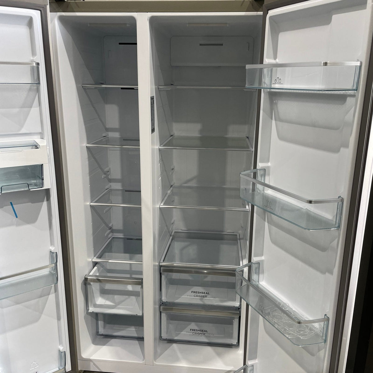 WESTINGHOUSE 624 LITRES SIDE BY SIDE FRIDGE image 2