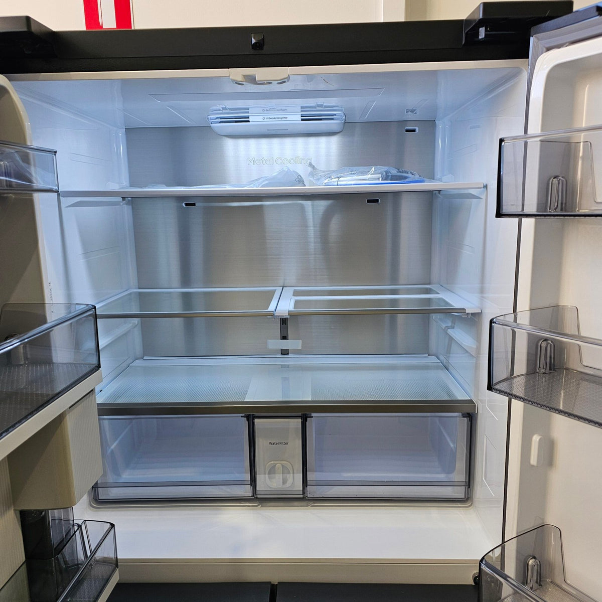 Samsung SRF9400BFH 636L AI Family Hub French Door Fridge – Black | As new condition image 1