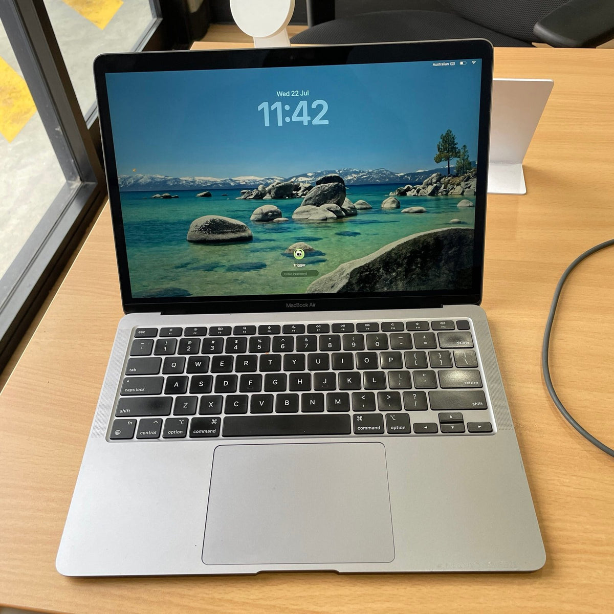 Apple MacBook Air 13-inch M1 2020 | 8GB RAM | 256GB SSD | Excellent Condition image 2
