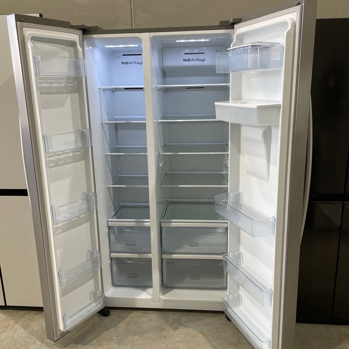Hisense 624L Side by Side Fridge HR6SBSFF624SW – Non-Plumbed Water Dispenser, Frost Free & Super Freeze | Refurbished
