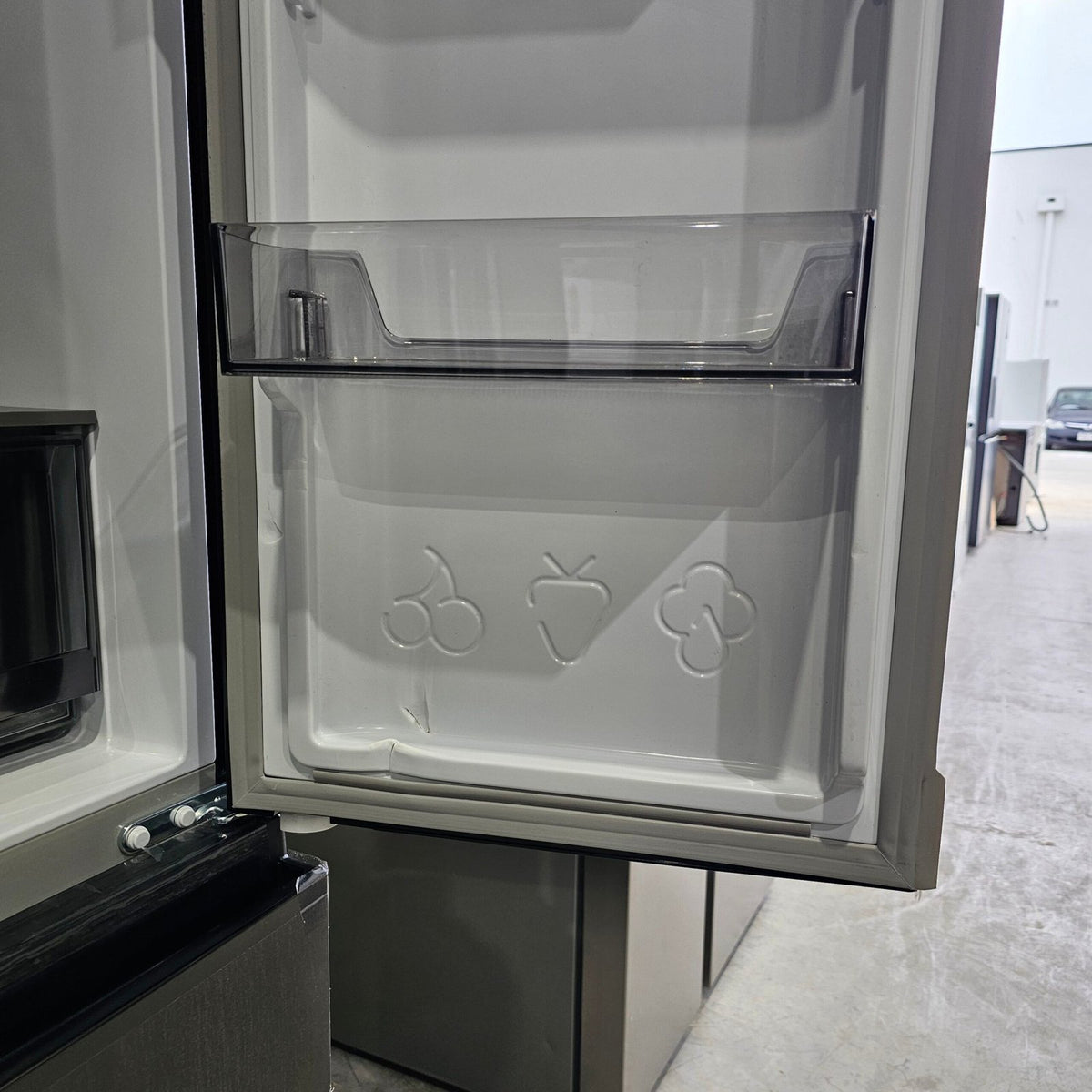 CHiQ 503L Quad Door Fridge CCD502NBS – Black Steel, No Frost Multi-Airflow | Refurbished image 3
