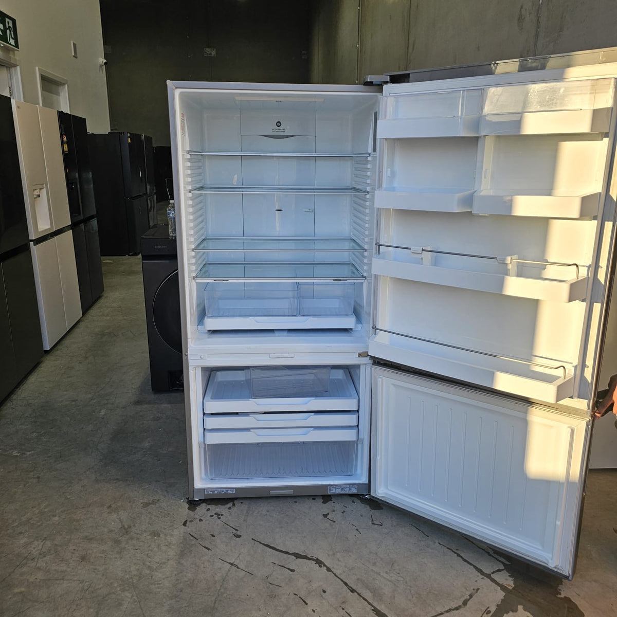 Fisher & Paykel 494L Bottom Mount Fridge RF522BRPX6 – ActiveSmart™, Frost Free & Inverter | Refurbished