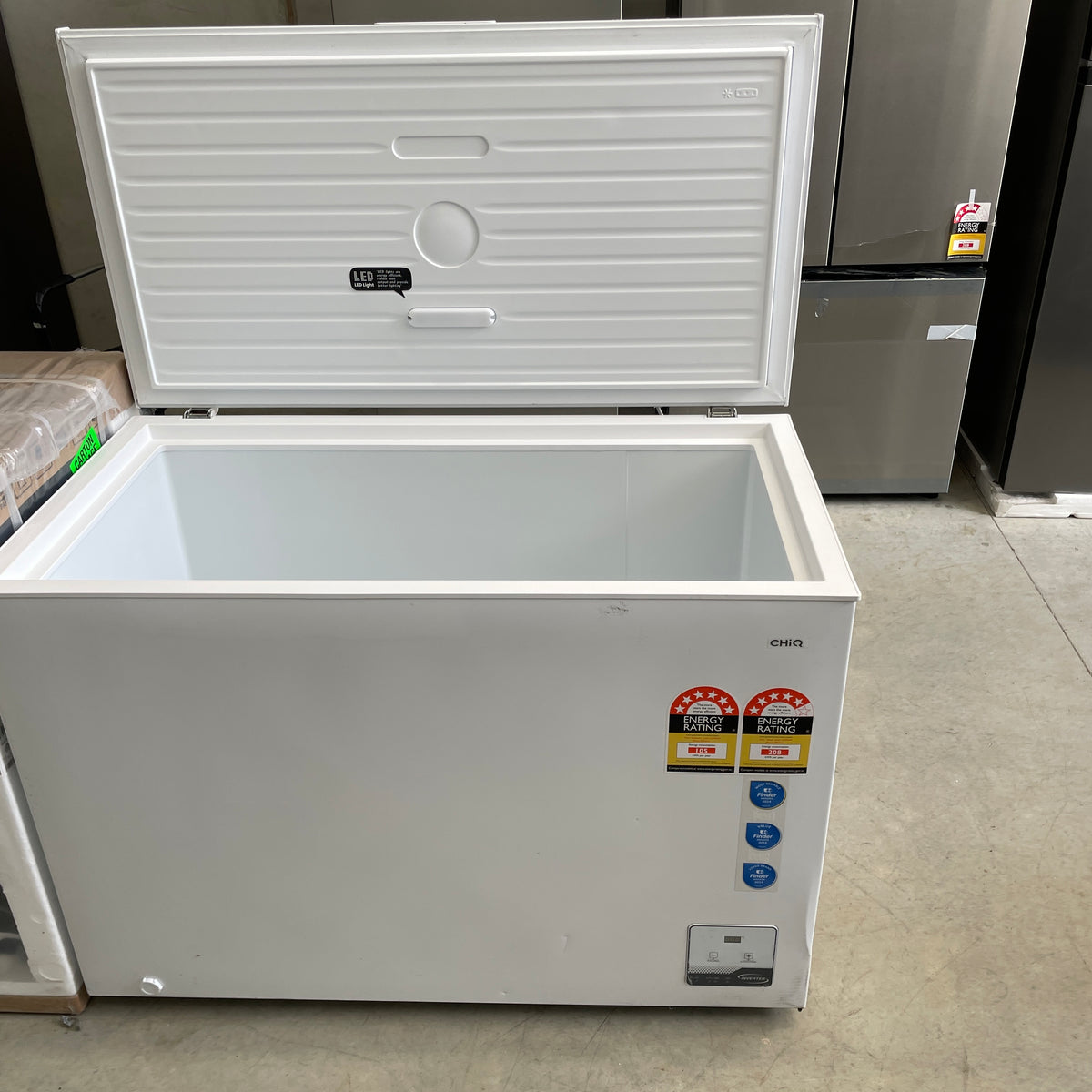 CHiQ CCF299WE 299L Hybrid Chest Freezer – Inverter Technology, Digital Controls & 5-Star Energy Rating | Refurbished
