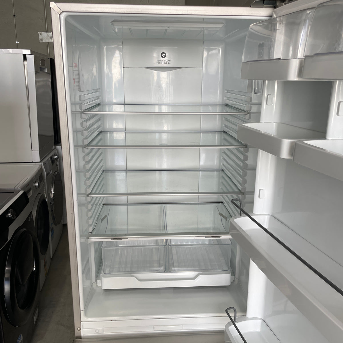 Fisher & Paykel 403L Bottom Mount Fridge E402BRXFD4 – ActiveSmart™, Humidity Control & Fast Freeze | Refurbished