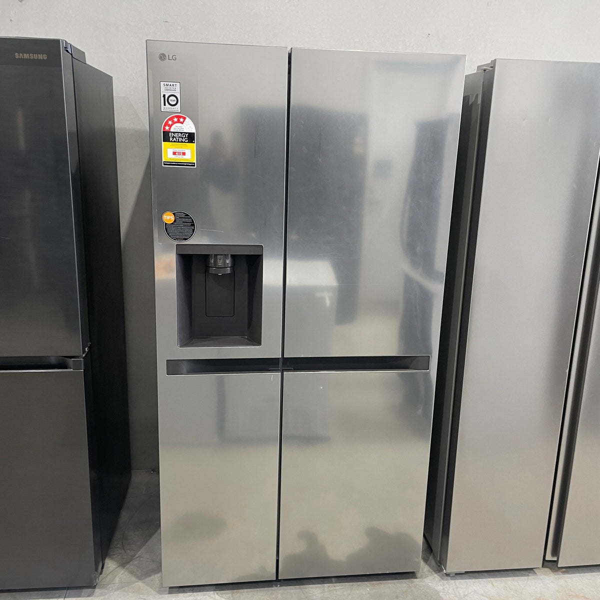LG 641L Side by Side Fridge – Stainless | Non-Plumbed Ice &amp; Water Dispenser | Factory Second | 1 Year Warranty image 0