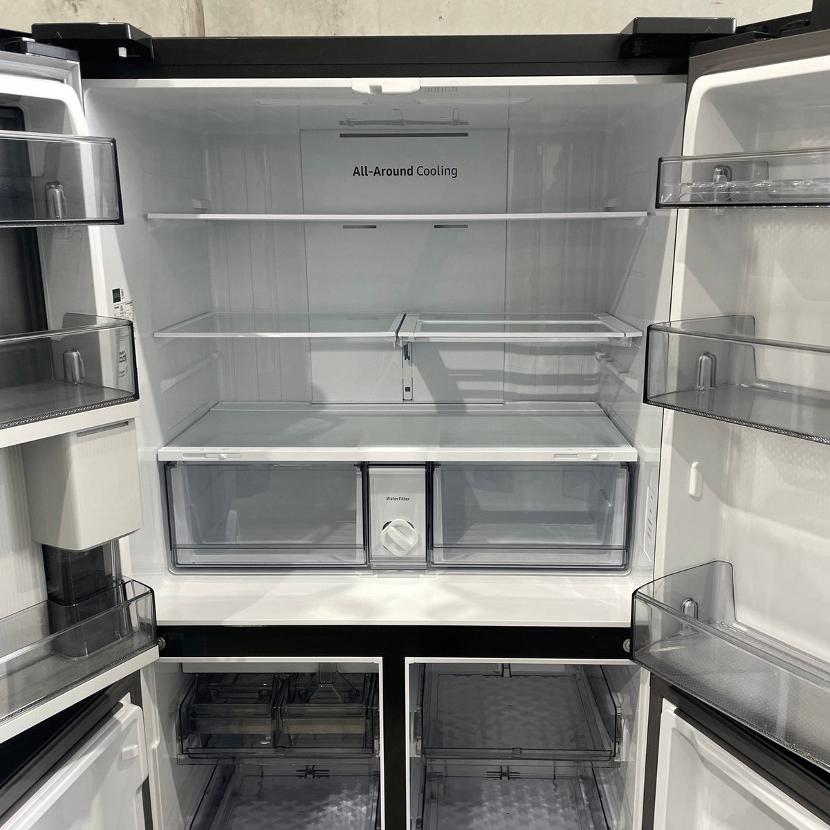 Samsung SRF7500BB 648L French Door Fridge – Black | Beverage Centre | Factory Second | 1 Year Warranty image 4
