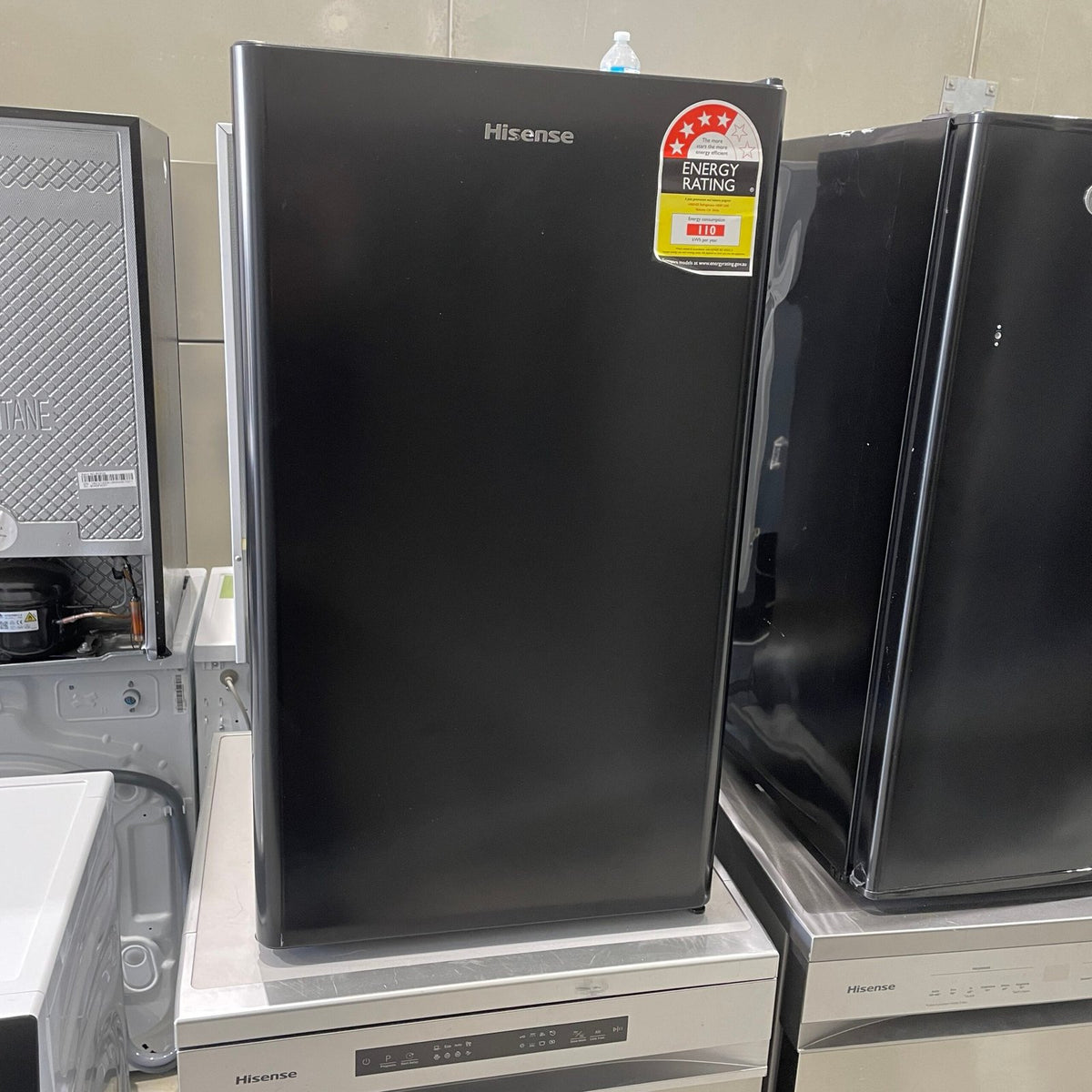 Hisense 124L Bar Fridge Black 12 Months Warranty image 0