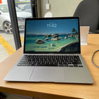 Apple MacBook Air 13-inch M1 2020 | 8GB RAM | 256GB SSD | Excellent Condition image 0