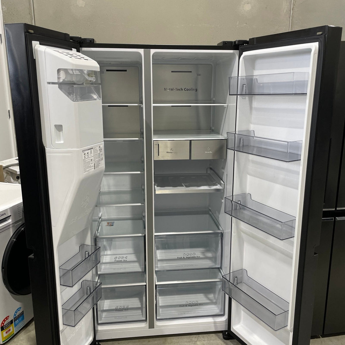 Hisense  632L Side by Side Refrigerator – image 2