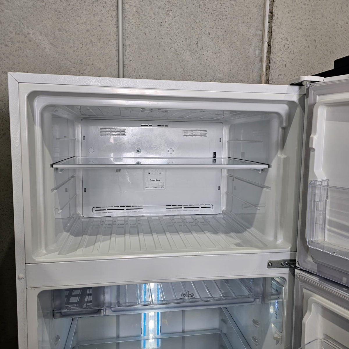 Westinghouse 503L Top Mount Fridge – White Refurbished / 6 months warranty image 3